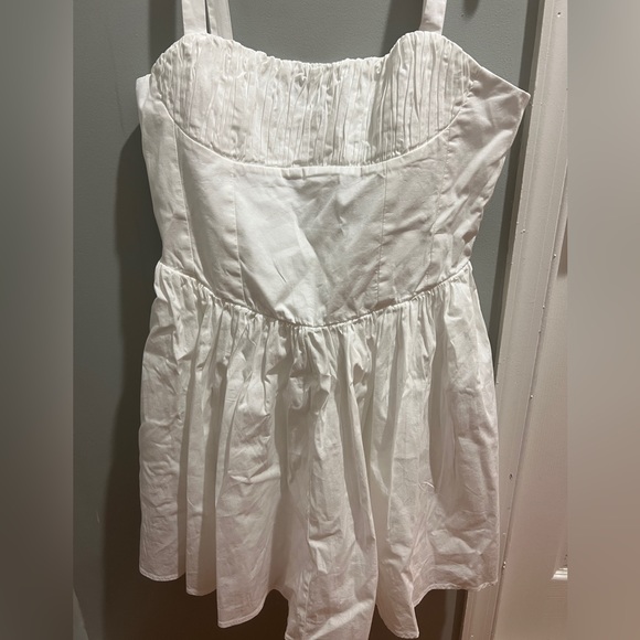 Cute white Zara summer dress - Picture 2 of 4